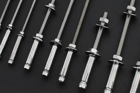超長(zhǎng)螺栓連接時(shí)是否需要特殊工具？扳手不可少！